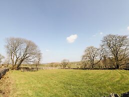 15 Calton View