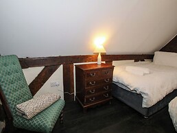 34 The Wharfage