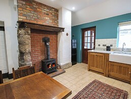 34 The Wharfage