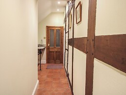 34 The Wharfage