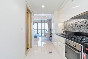 Lux BnB Aykon City