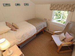 6 Bellair Road