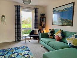 2 Boathouse Terrace