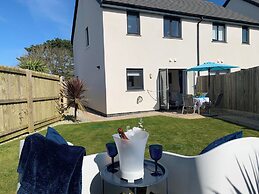 2 Boathouse Terrace