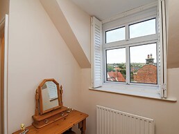Maypole Cottage