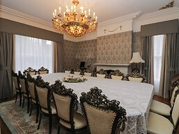 Beechgrove Manor