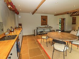 Fairoaks Barns