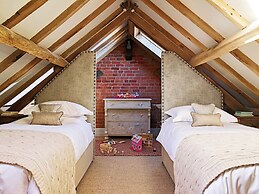 Fairoaks Barns