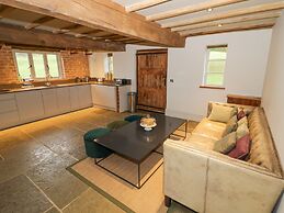 Fairoaks Barns