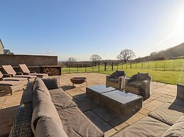 Fairoaks Barns