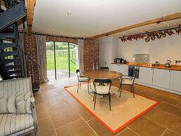 Fairoaks Barns