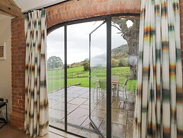 Fairoaks Barns