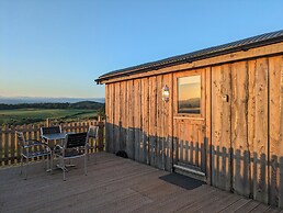 Hafan Gelli Sheperds Hut - Enlli