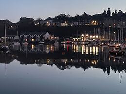 9 Oakley Wharf