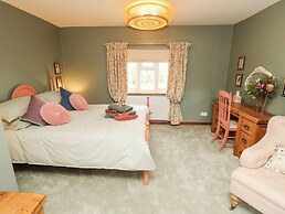 Horseshoe Cottage