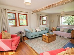 Oak Apple Cottage