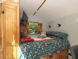 The Foxes Den Shepherds Hut