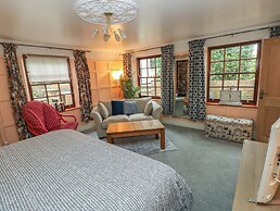 The Laurels Flat