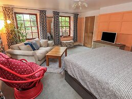 The Laurels Flat