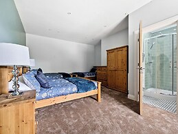 Valerian Lodge
