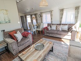 Acorn Lodge