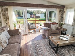 Acorn Lodge