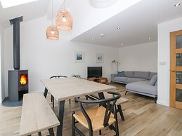 11 Capel Farm