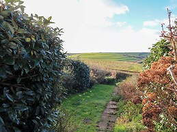 Awalek, Cumber Close