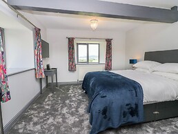 Fell View House