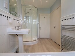 Charmouth Lodge