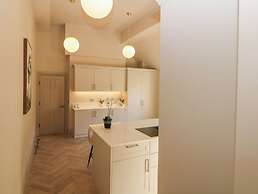 Castleton Suite