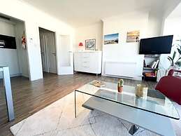 Apartment Wenduine With Stunning Sea View
