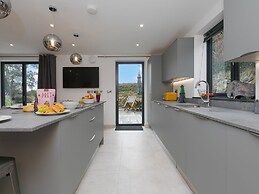 Nova Cottage