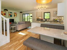 Oakbank Mews