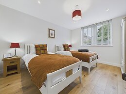 Oakwood Lodge