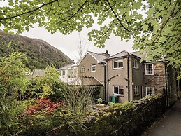 Cottage on the Green
