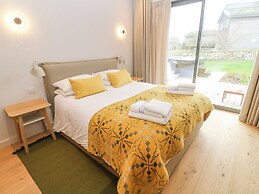 Villa 80