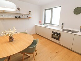 Villa 80