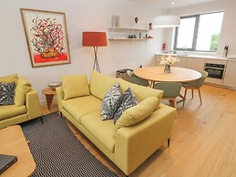 Villa 80