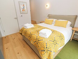 Villa 80