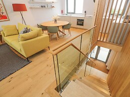 Villa 80