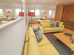 Villa 80