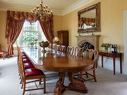 Moorlands Manor