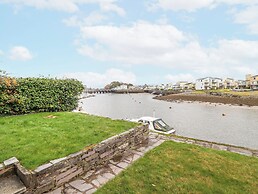 Oakley View Apartment