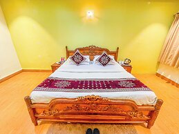 Hotel Thakur Galaxy, Sadar Market