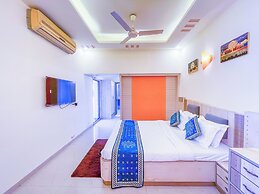 Hotel Thakur Galaxy, Sadar Market