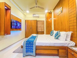 Hotel Thakur Galaxy, Sadar Market