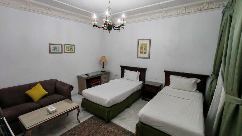 Alfursan Almotahida Hotel Alhamraa dist