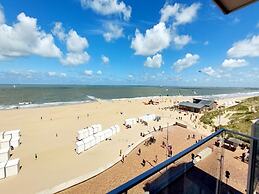 Apartment in Wenduine With Sea Views