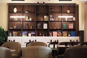 Honest Budapest by Chic & Basic